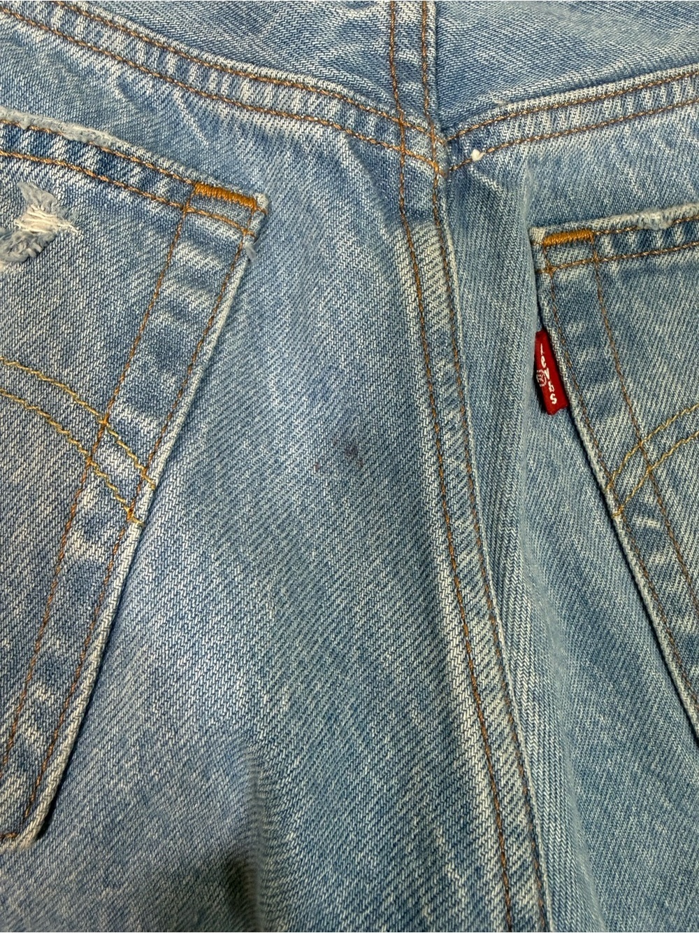 Levi's 501 Distressed Straight Leg Jeans Light Wash Button Fly Women’s 24x26 - Picture 5 of 16